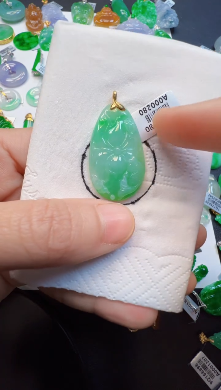 【闪购商品】翡翠吊坠(不含链)18K金镶嵌568