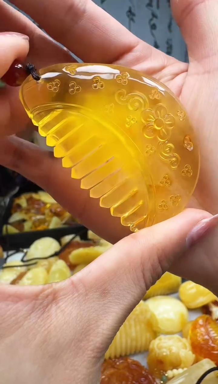 【闪购商品】琥珀裸石未镶嵌挂坠