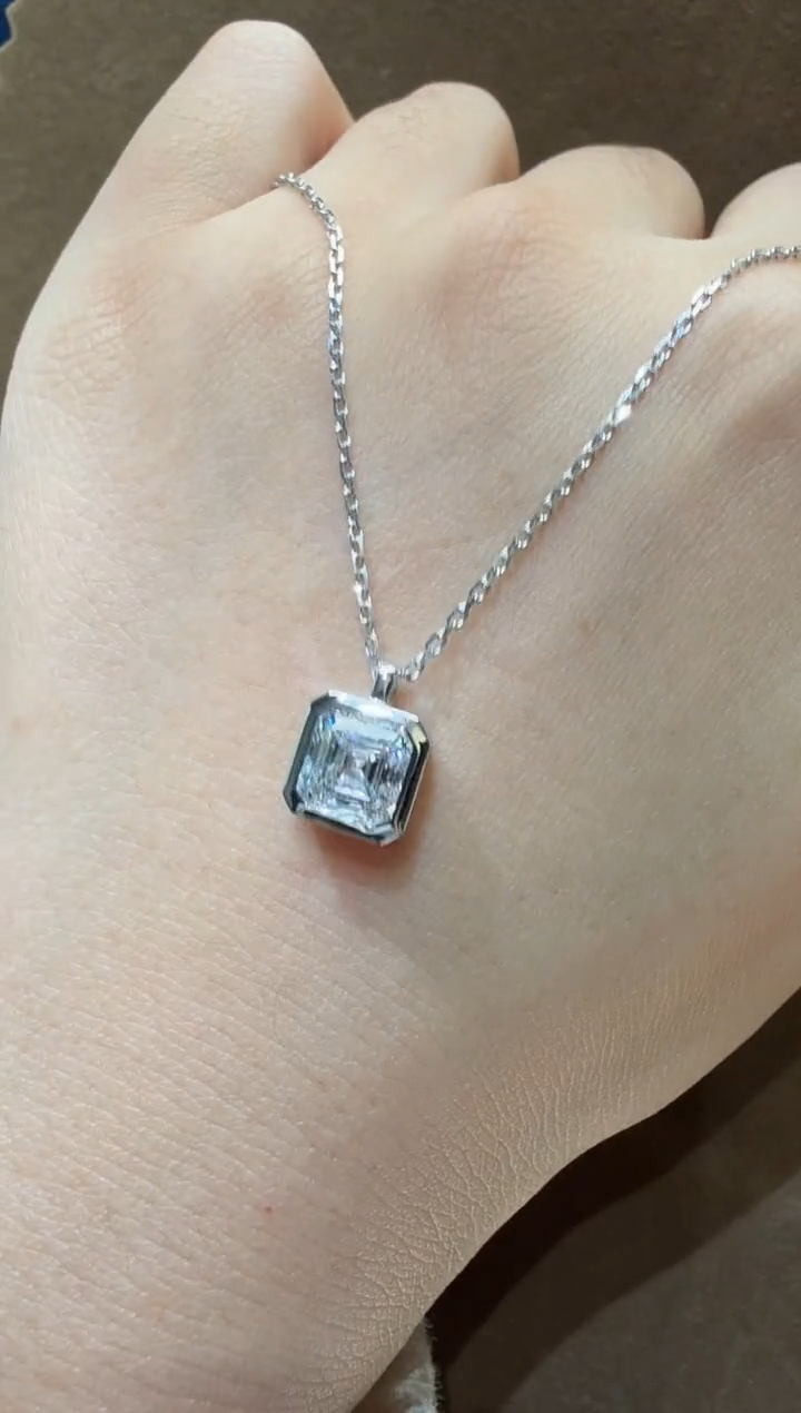 18K金镶嵌项链实验室培育钻石@@项链白阿斯切2卡包镶G