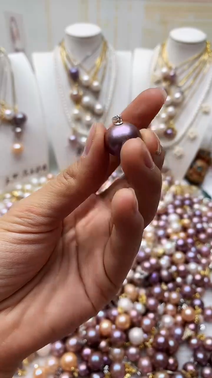 颈饰未镶嵌淡水珍珠585