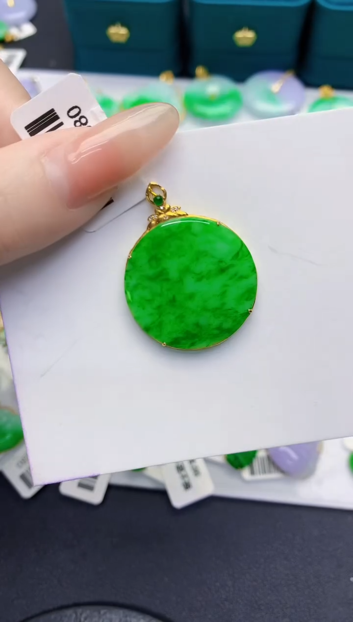 颈饰18K金镶嵌翡翠缅甸天然翡翠A货