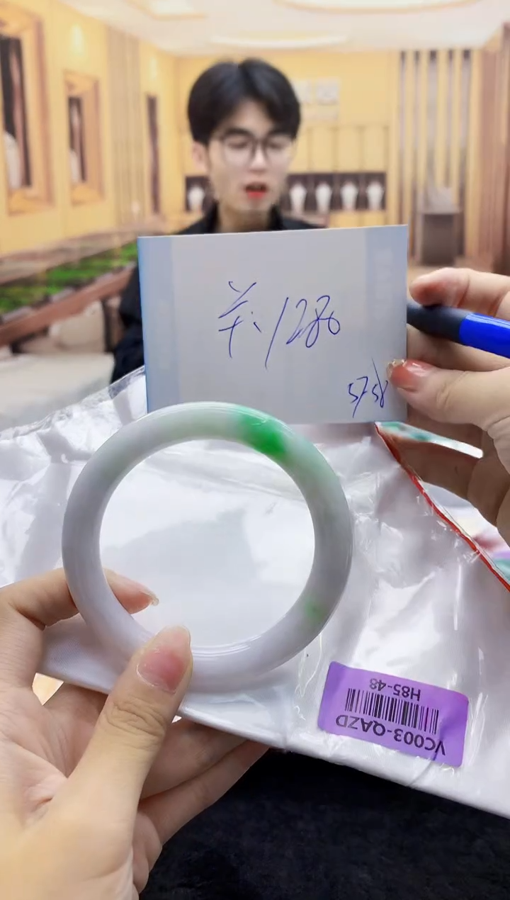 【闪购商品】翡翠手镯未镶嵌     H85-48
