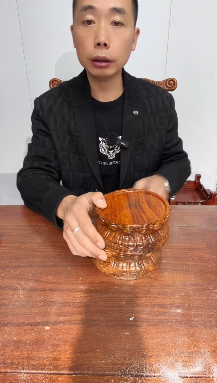 木《****室瑕疵处理老花莲花底座13*15*6.5 两个