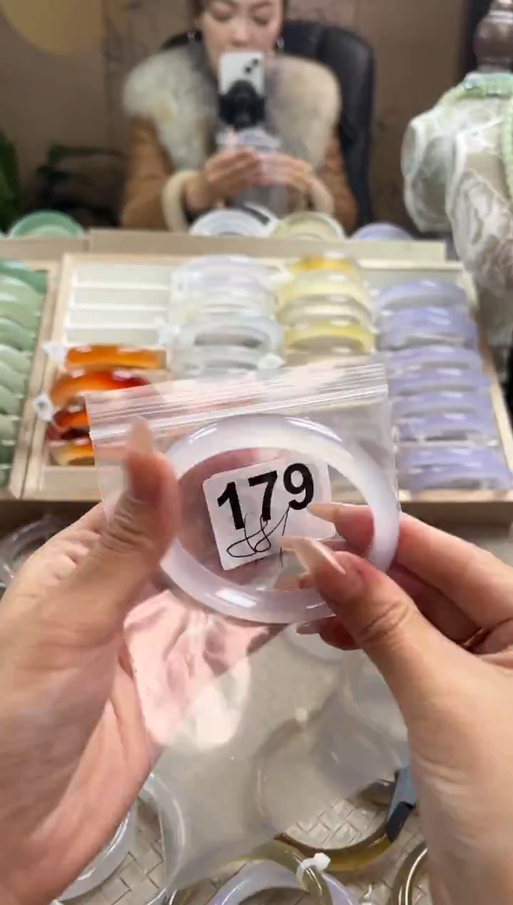 手镯玛瑙/玉髓未镶嵌179