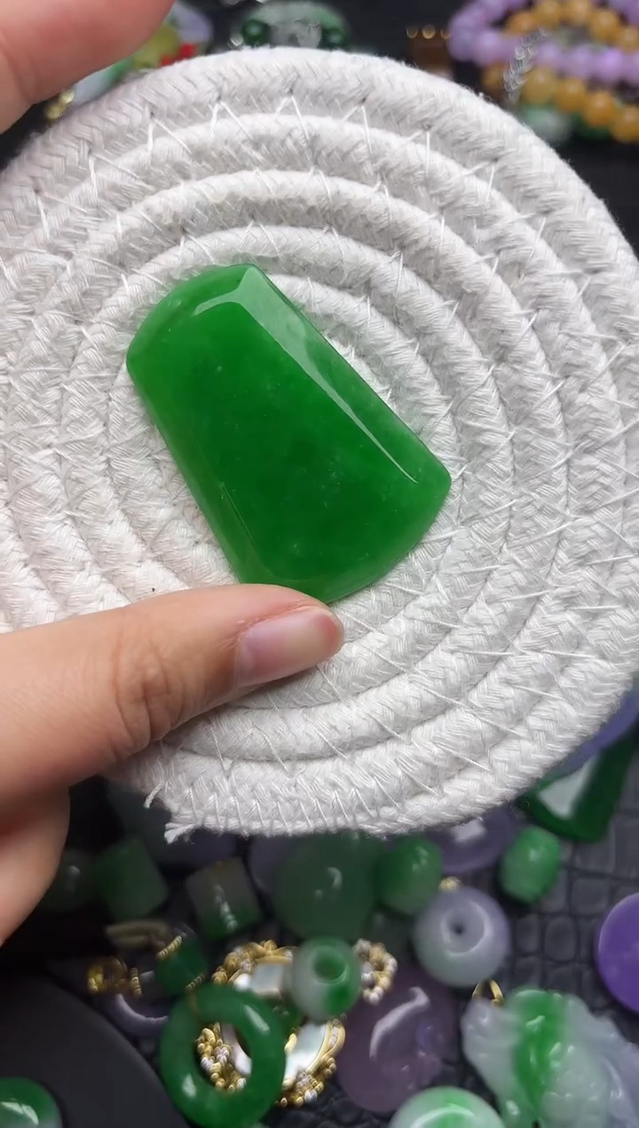 颈饰未镶嵌翡翠缅甸翡翠吊坠