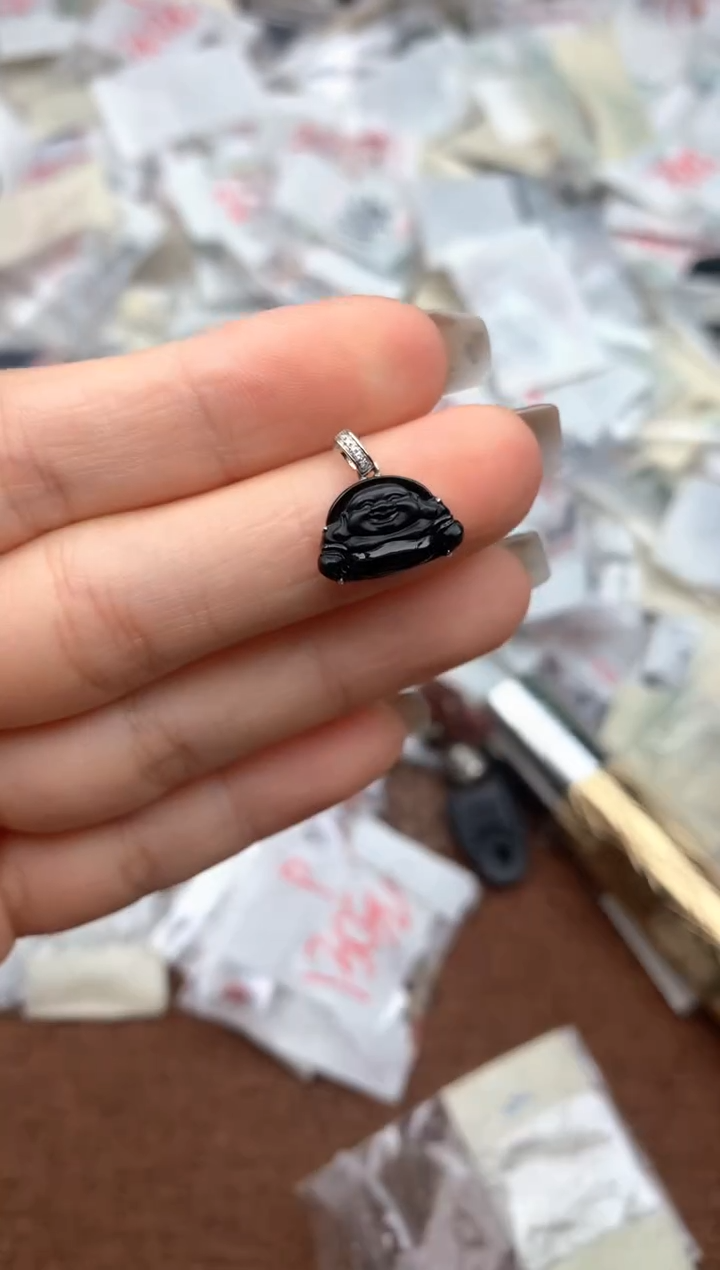 18K金镶嵌挂件翡翠—