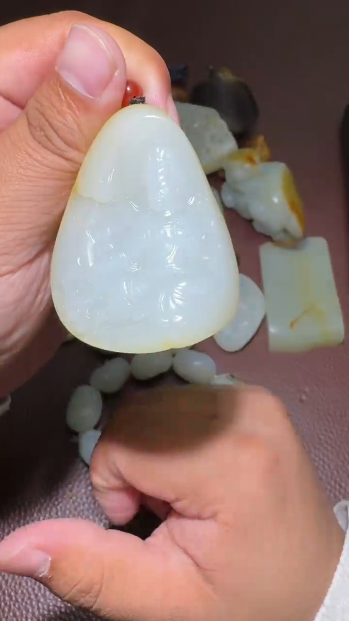 未镶嵌和田玉挂件和田玉