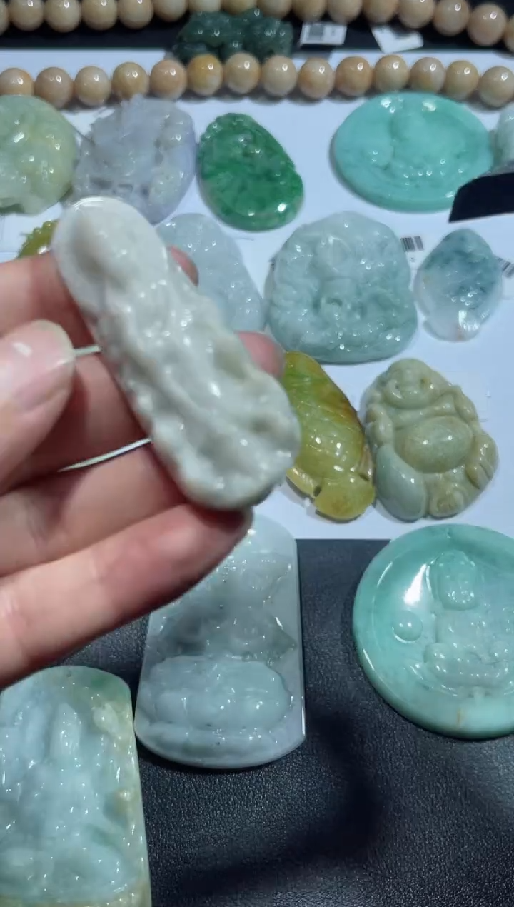 【闪购商品】翡翠颈饰未镶嵌00011195