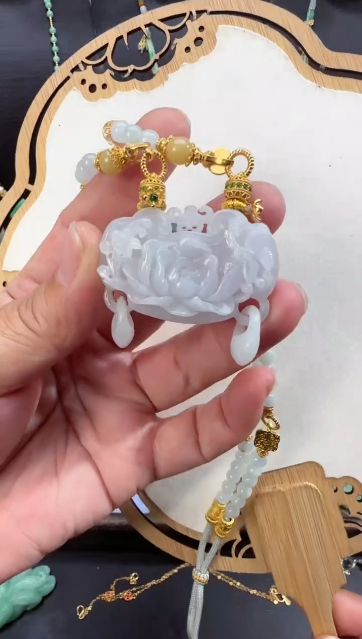 【闪购商品】翡翠颈饰未镶嵌拍照