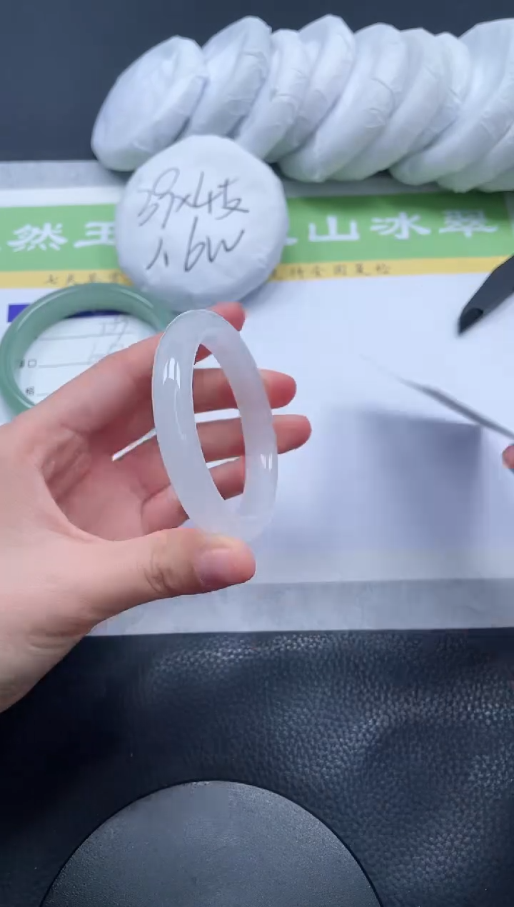 【闪购商品】石英质玉手镯未镶嵌A180-51+