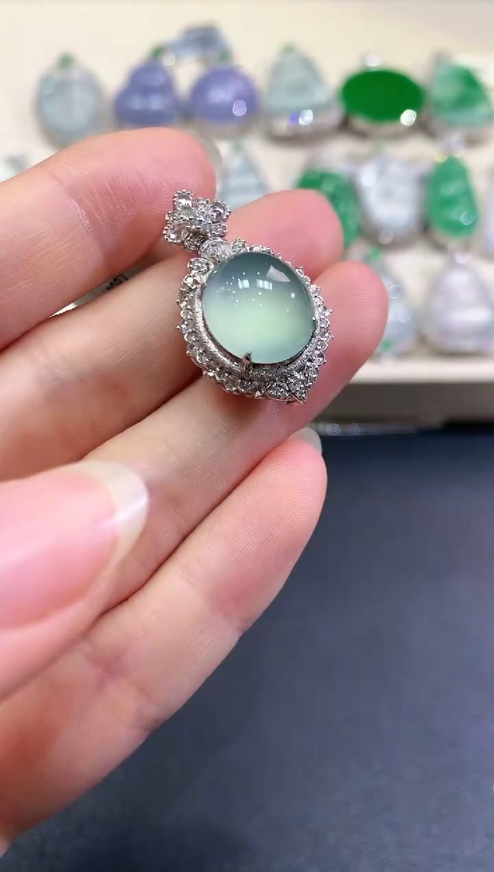 【闪购商品】翡翠颈饰18K金镶嵌C104   