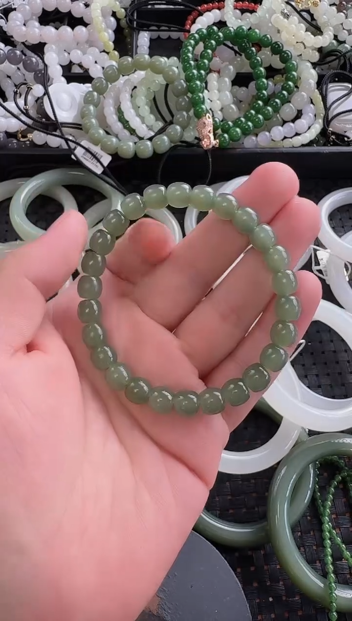 和田玉未镶嵌颈饰8*7葡萄肉直切