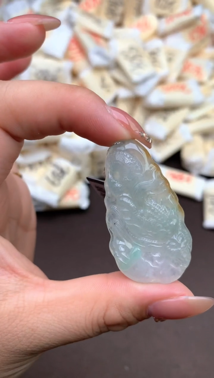 【闪购商品】翡翠颈饰未镶嵌—