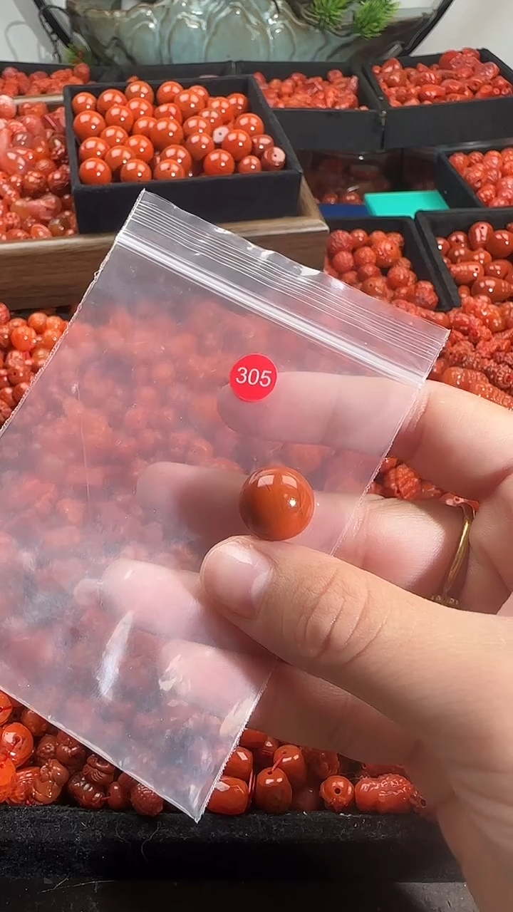 颈饰未镶嵌南红玛瑙1