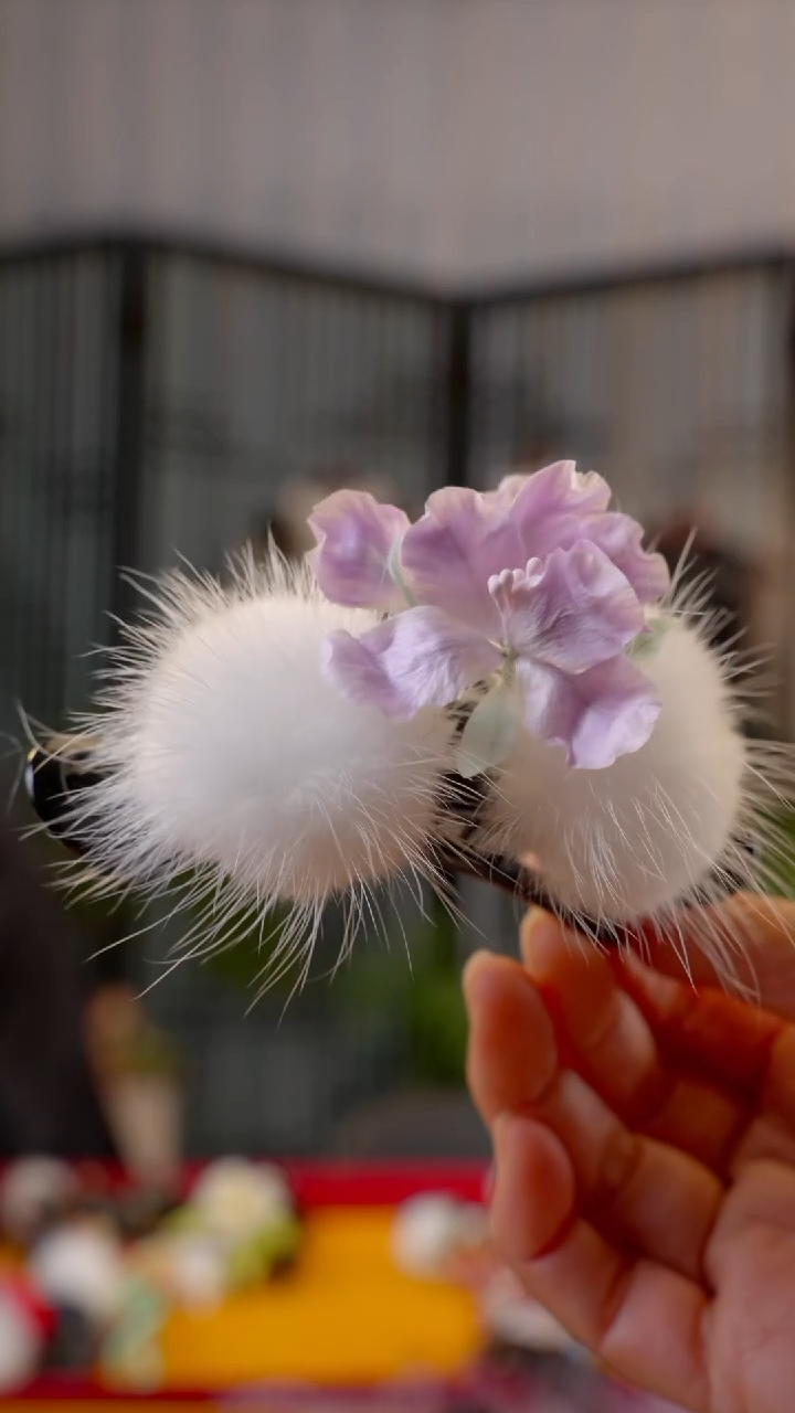 刺绣非遗绒花手工饰品
