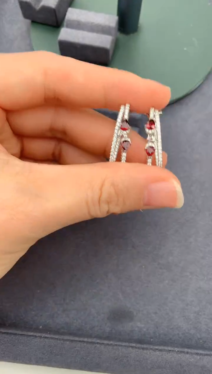 【闪购商品】红宝石耳饰18K金镶嵌78分红宝石耳钉