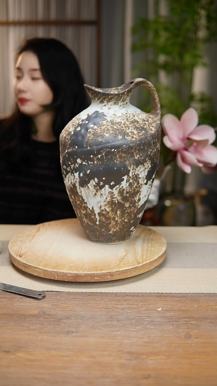 【闪购商品】陶瓷花器诧寂黑奶壶