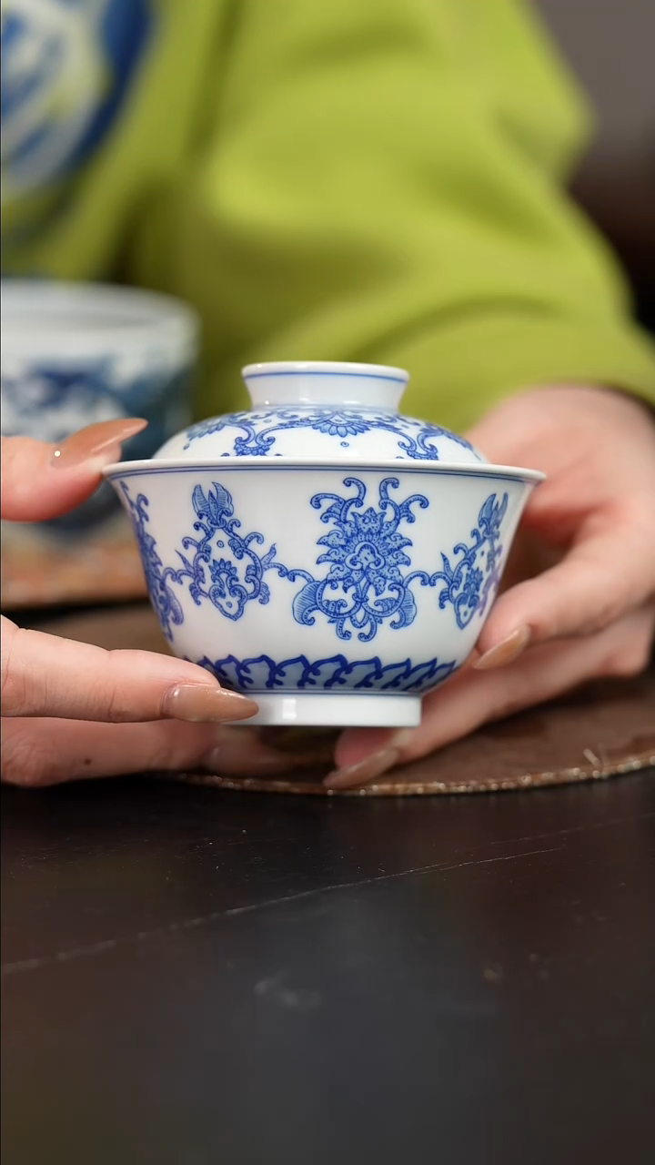 【闪购商品】杯看山柴窑青花忍冬盖碗