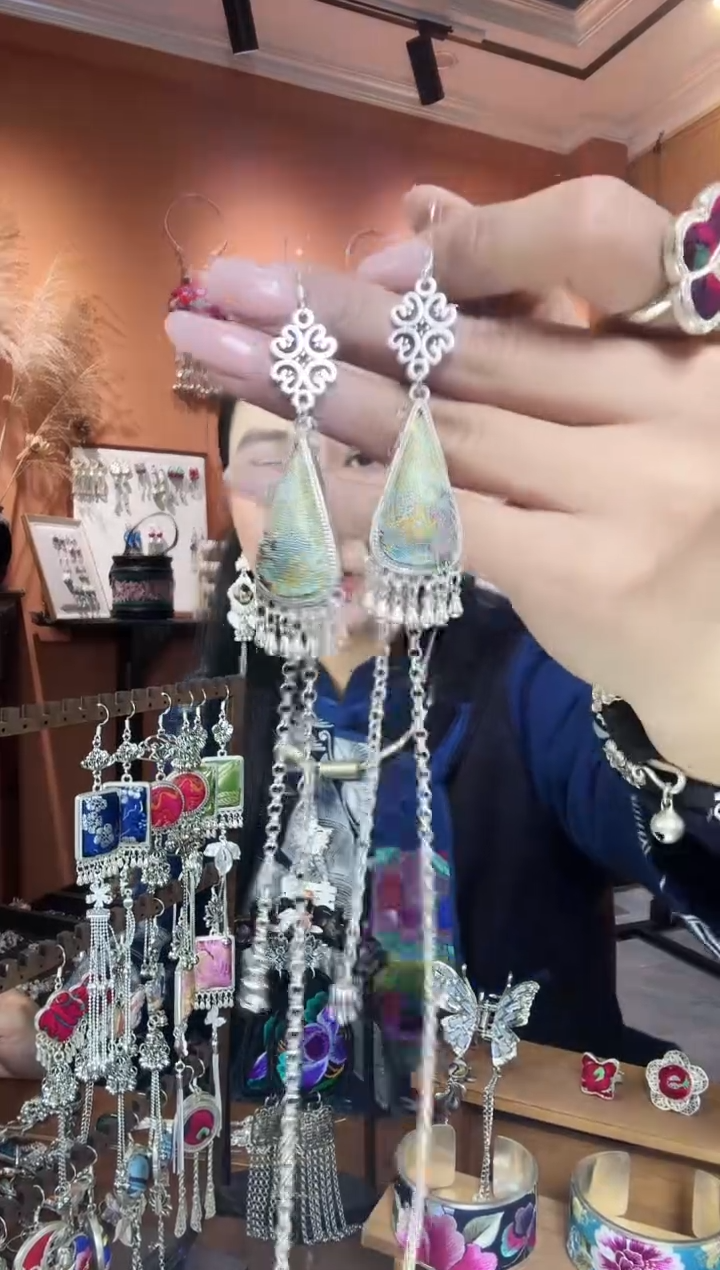 【闪购商品】刺绣纯手工民族风耳环