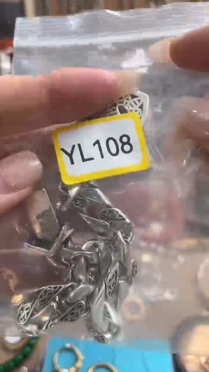 瓷片新永华世家210小姨子