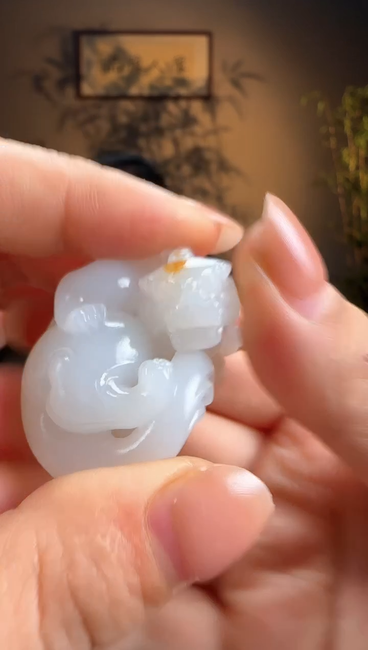 未镶嵌和田玉挂件羊脂白玉回头貔貅f44