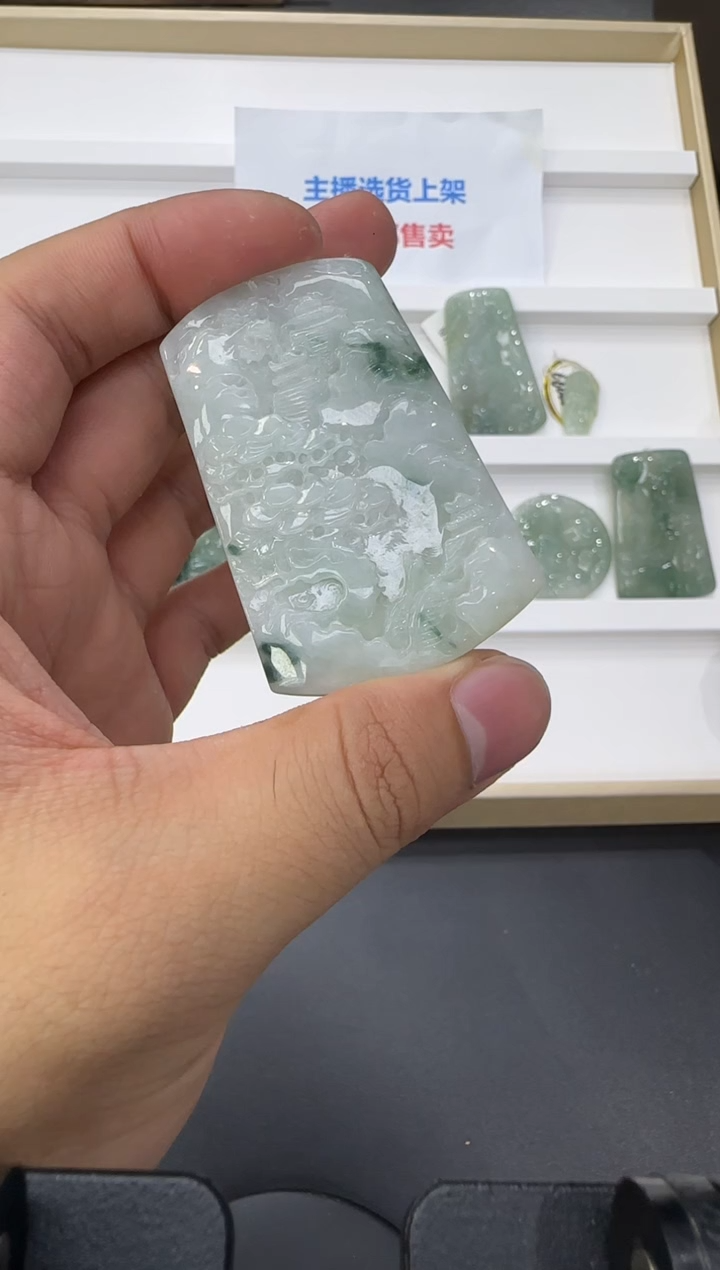 颈饰未镶嵌翡翠天然翡翠A货孤品一件 