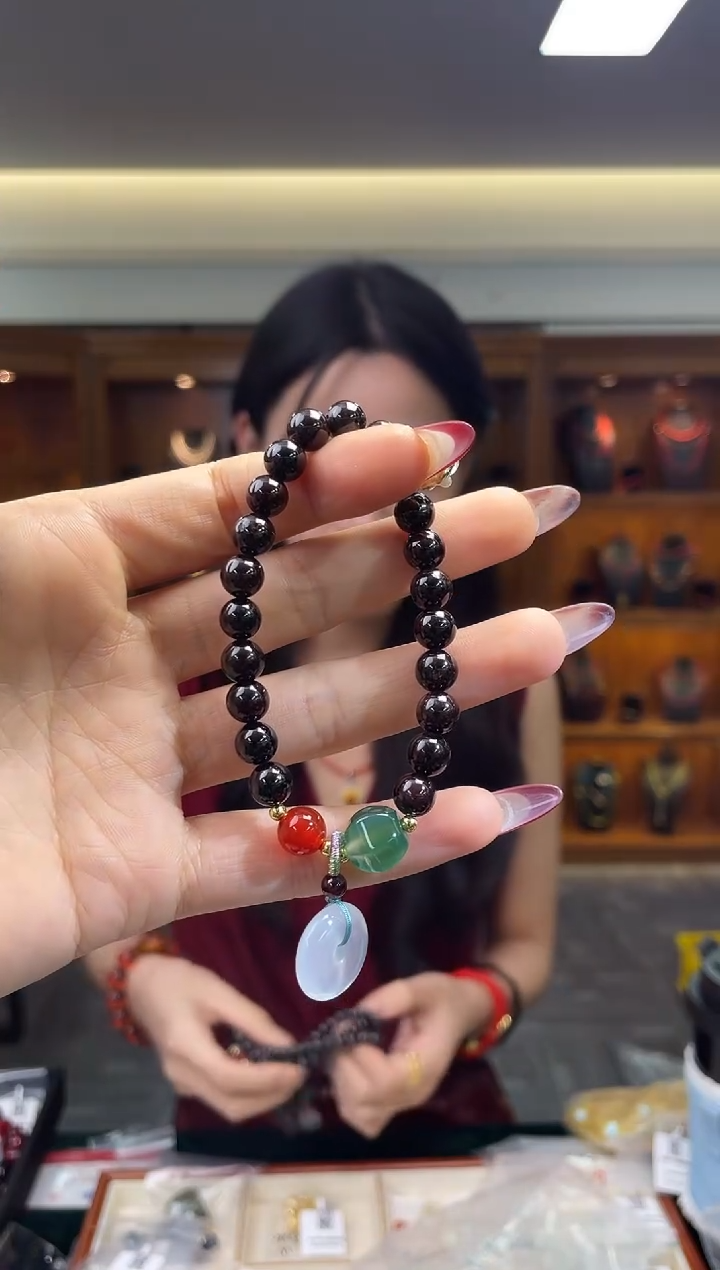 未镶嵌手串石榴石（多样性发一件）