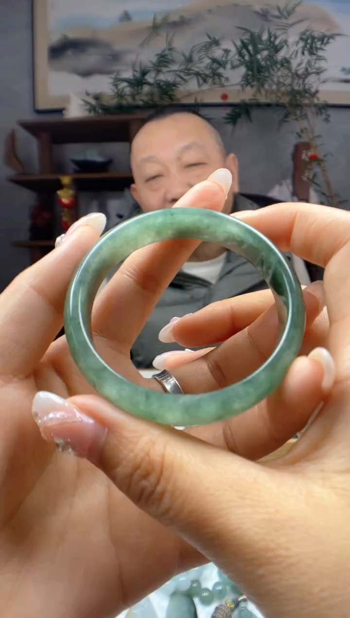 【闪购商品】定制翡翠未镶嵌手镯