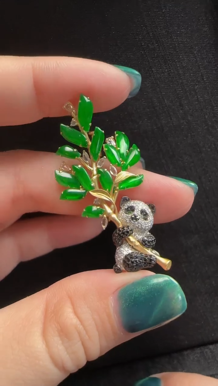 【闪购商品】翡翠颈饰18K金镶嵌025熊猫一个