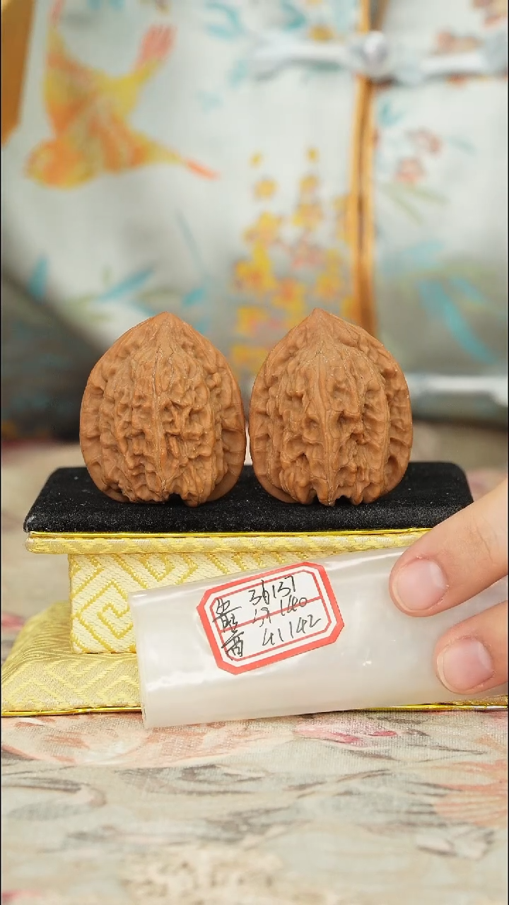 【闪购商品】文玩核桃把件赤龙鸡心
