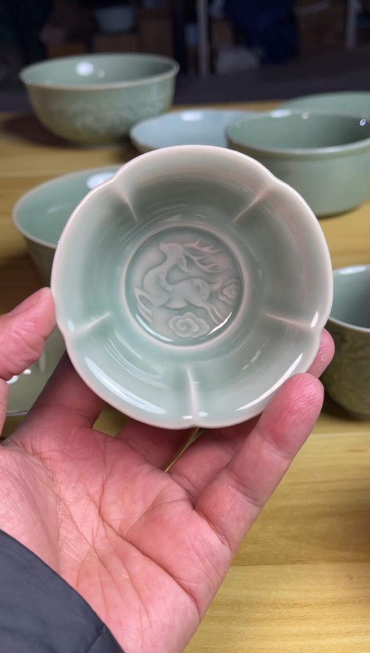 瑕疵青釉-五福出筋杯1只