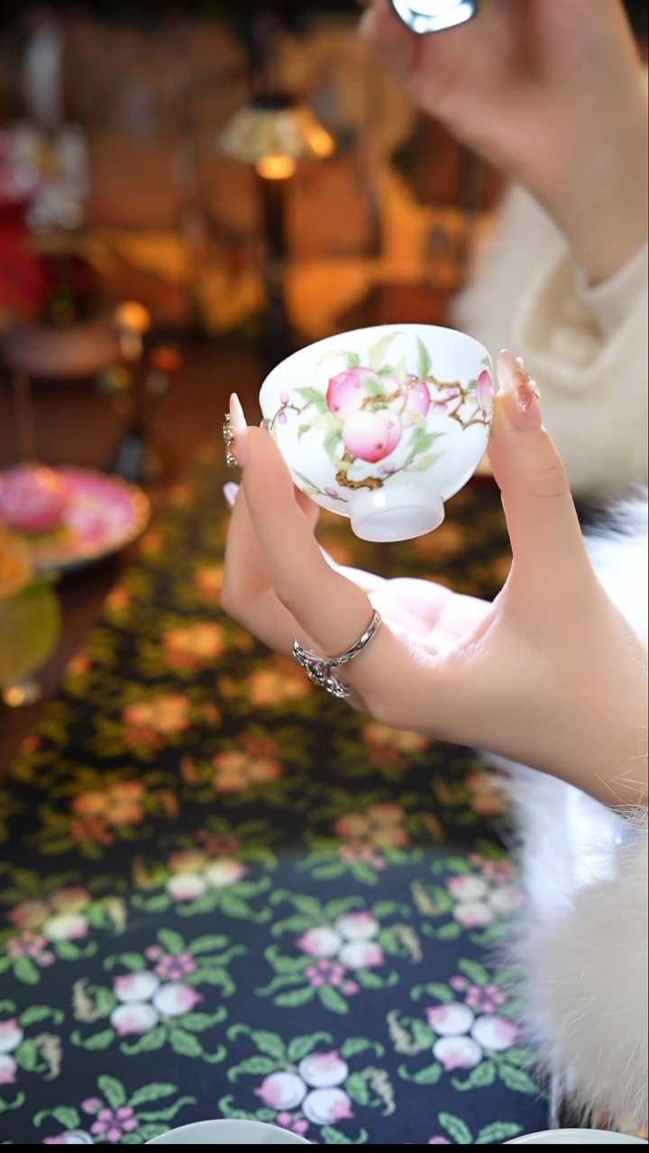 【闪购商品】景德镇倪建华手作手绘桃子薄胎描金鸡心杯