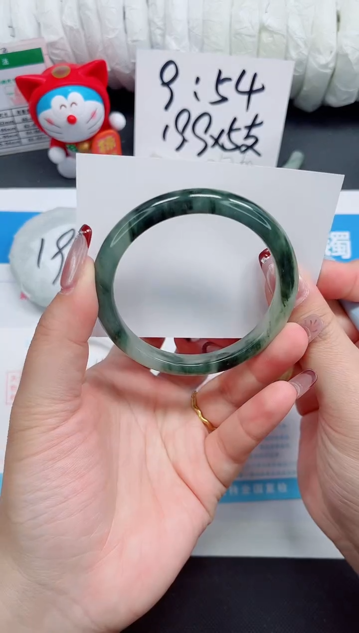 【闪购商品】石英质玉手镯未镶嵌37