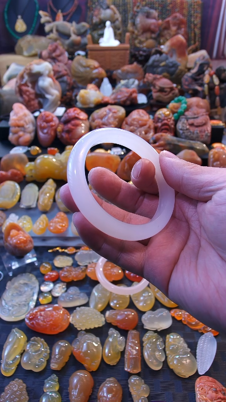 未镶嵌手串石英岩玉严*手镯