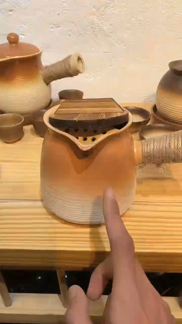 【闪购商品】1000ml月牙罐罐壶+木盖  嘻嘻嘻