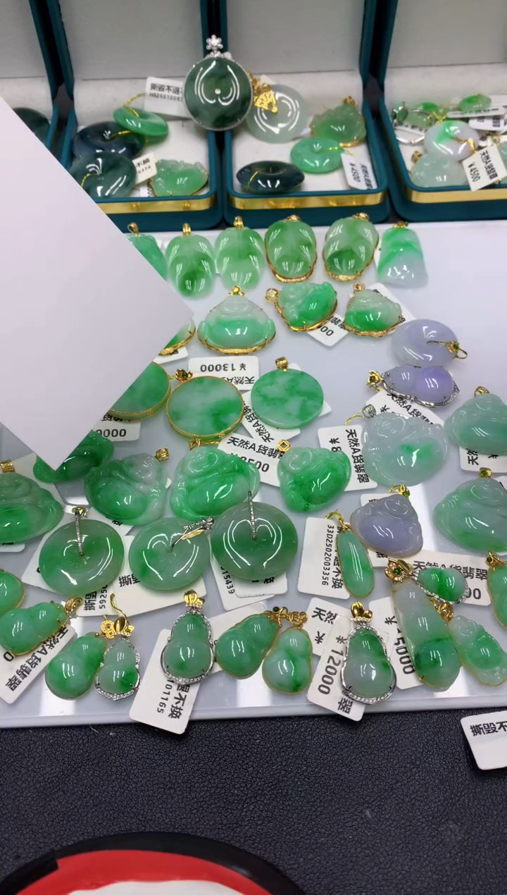 【闪购商品】翡翠颈饰未镶嵌11111111111