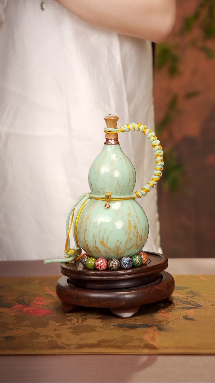 149 易林漂漆酒葫芦------128