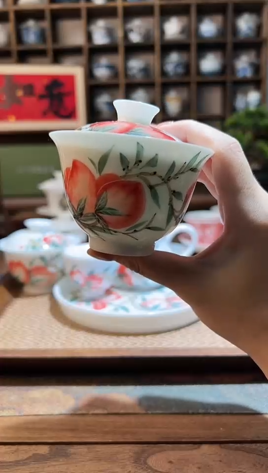 【闪购商品】手绘桃子元宝盖碗