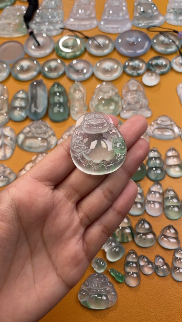 【闪购商品】翡翠吊坠(不含链)未镶嵌布袋佛39.5 33.2 5.8