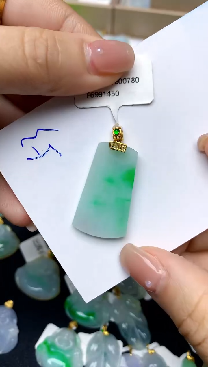 【闪购商品】翡翠颈饰18K金镶嵌天然A货翡翠