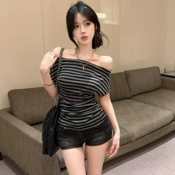 辣妹修身露肩设计感条纹T恤女夏季短袖修身常规款时尚百搭上衣