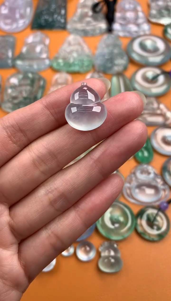 【闪购商品】翡翠颈饰未镶嵌18.3-16-6.6