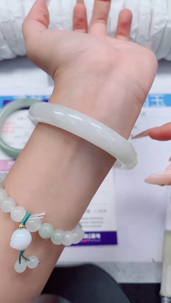 石英质玉手镯未镶嵌210-59/60