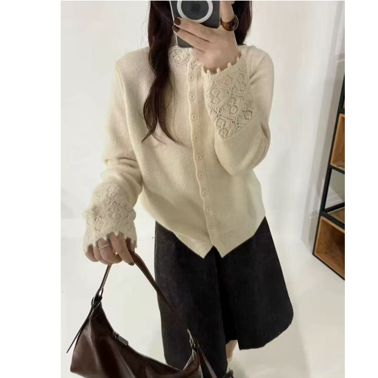 Miss•赵女装2~蜜熊绒‘镂空拼蕾丝毛衣435#