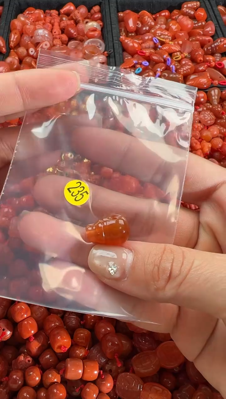 【闪购商品】南红玛瑙颈饰未镶嵌1