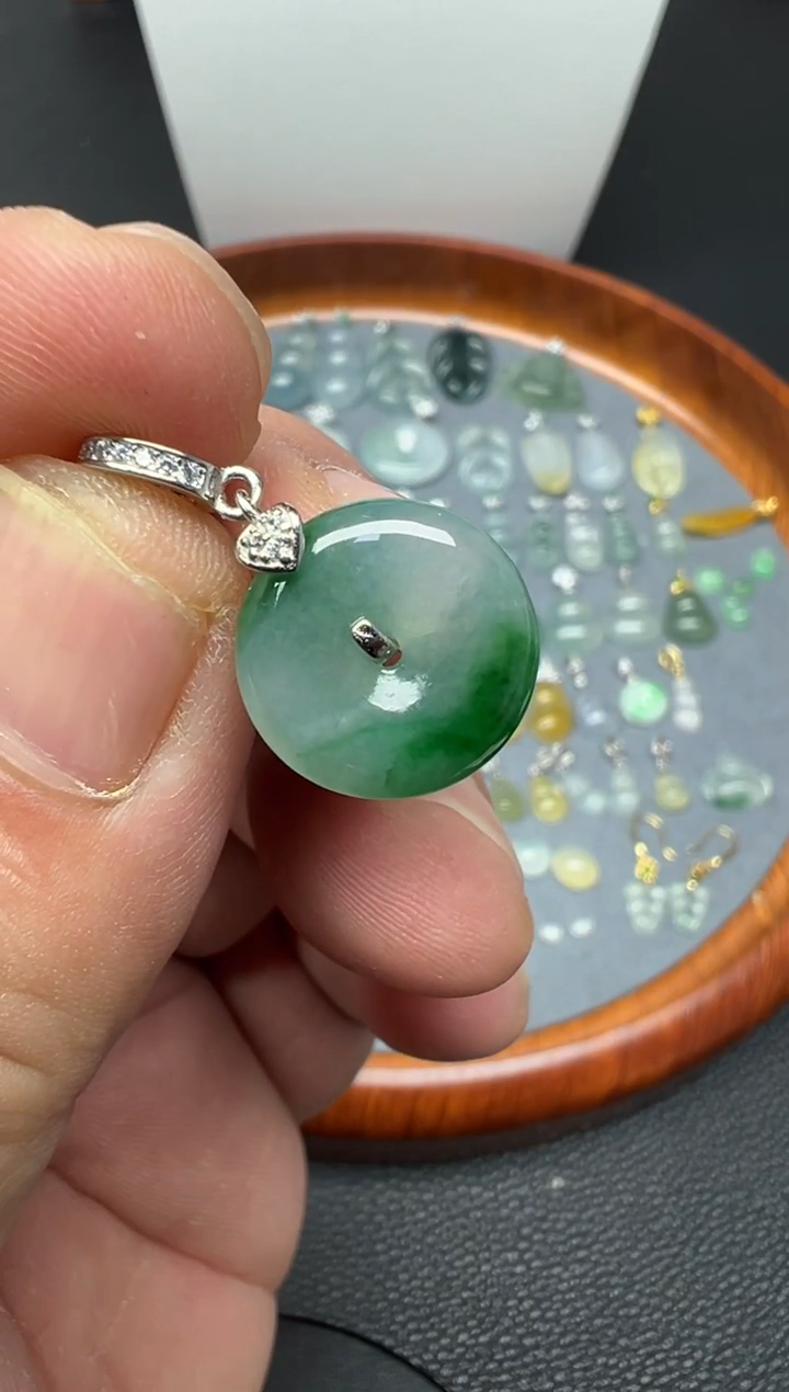 颈饰银S925镶嵌翡翠（10号） 纯天然A货缅甸翡翠 小滴溜微瑕