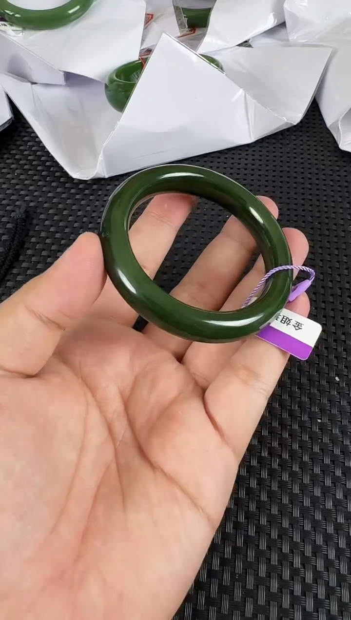 【闪购商品】和田玉（碧玉）手镯未镶嵌约56MM.
