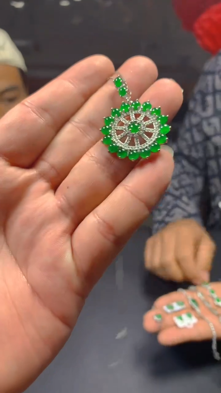 【闪购商品】翡翠吊坠(赠链)未镶嵌0095512794/多样性发一