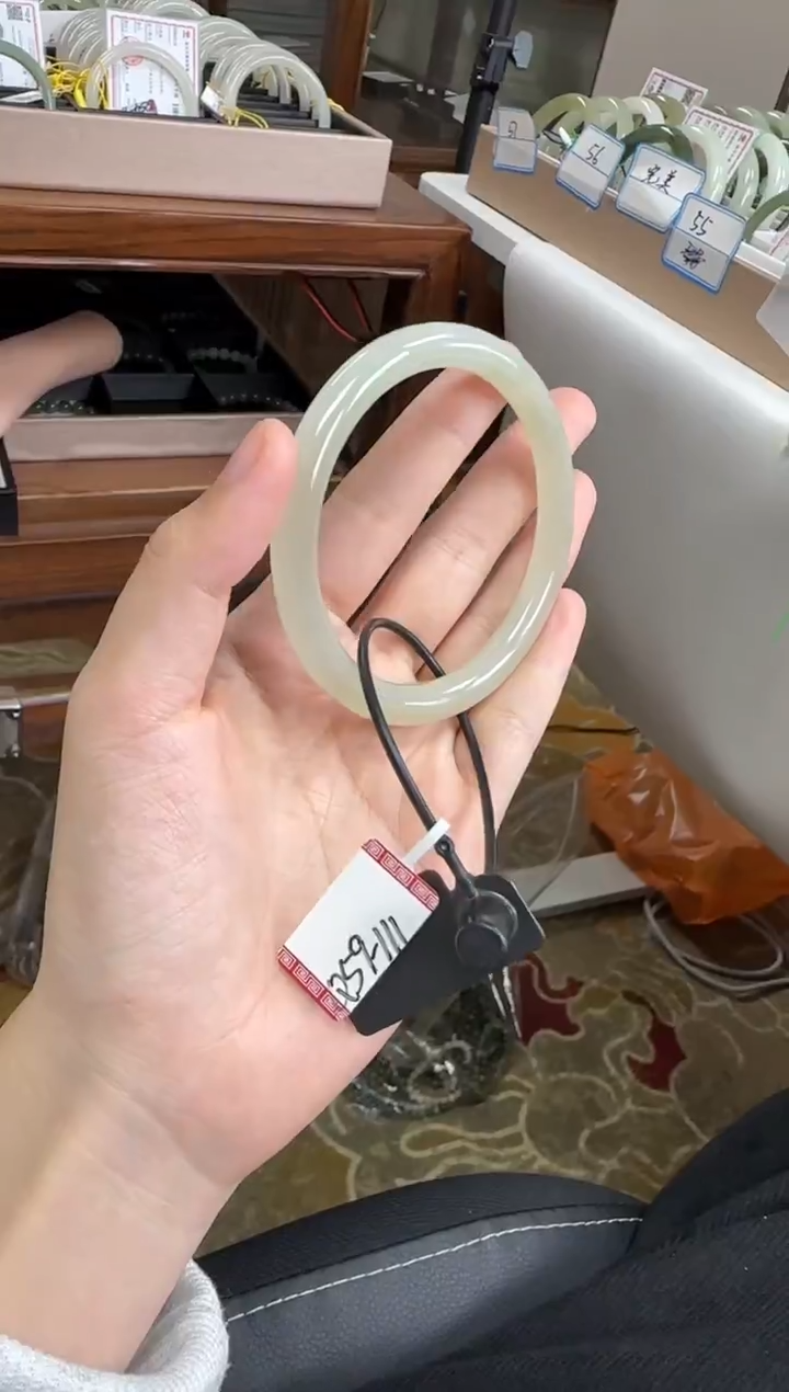 未镶嵌手镯和田玉59