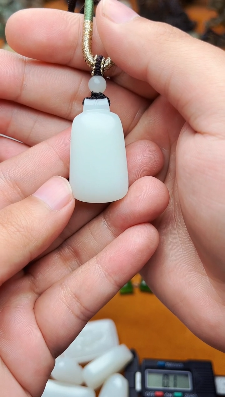 【闪购商品】和田玉颈饰未镶嵌无事牌